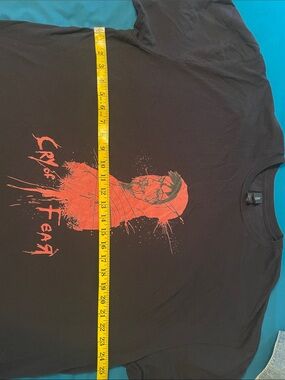 Gildan Black Short-Sleeve Tee with Red 'Cry of Fear' Graphic